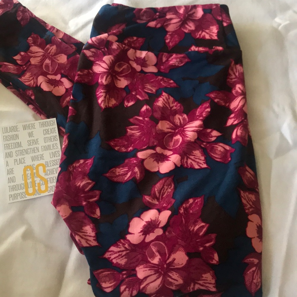 New with tags LuLaRoe OS One Size Leggings